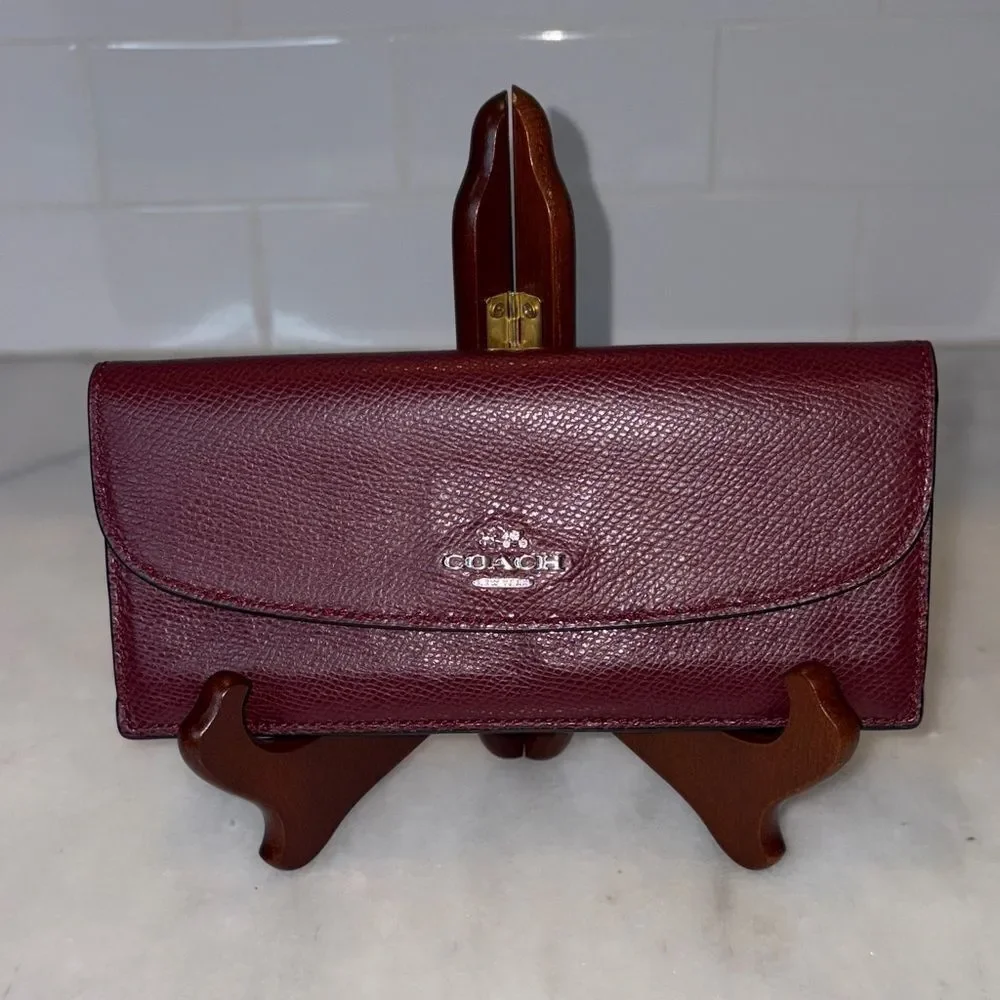 Coach Wallet Leather Cross Grained Full Sized Envelope Style Full Sized Wallet